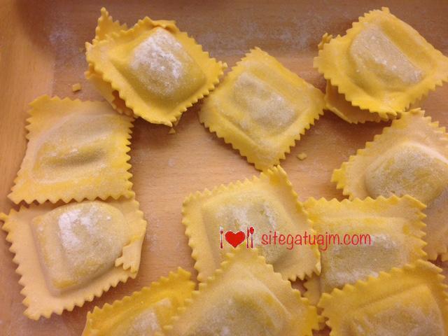 Ravioli me gjalp dhe sherebel
